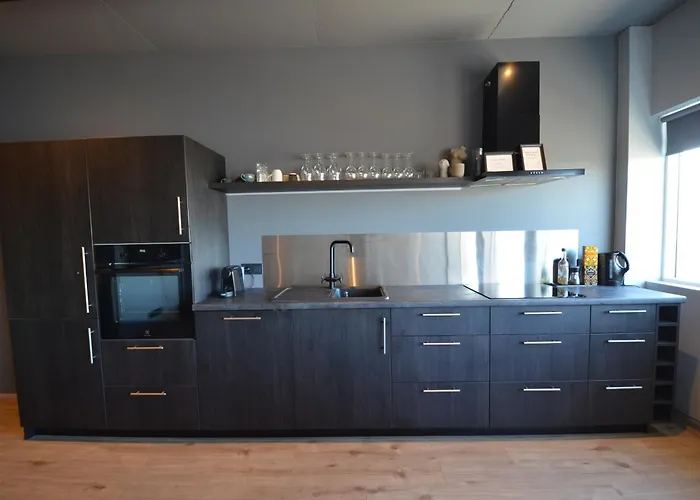 Modern Apartment Hosted By Ll