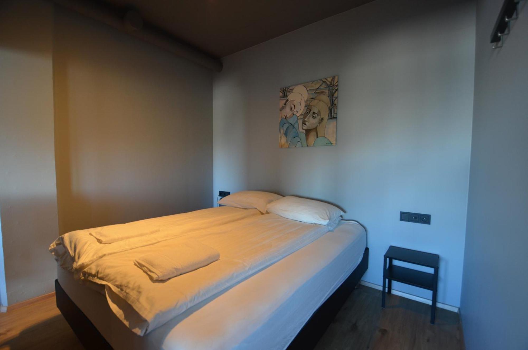 Modern Hosted By Ll Apartment